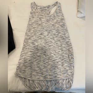 Lululemon workout tank. Size 6 or 8 tag no longer in it. Cotton material.